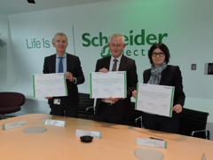 Schneider Electric and IndustriAll Europe sign an innovative Europe-wide agreement