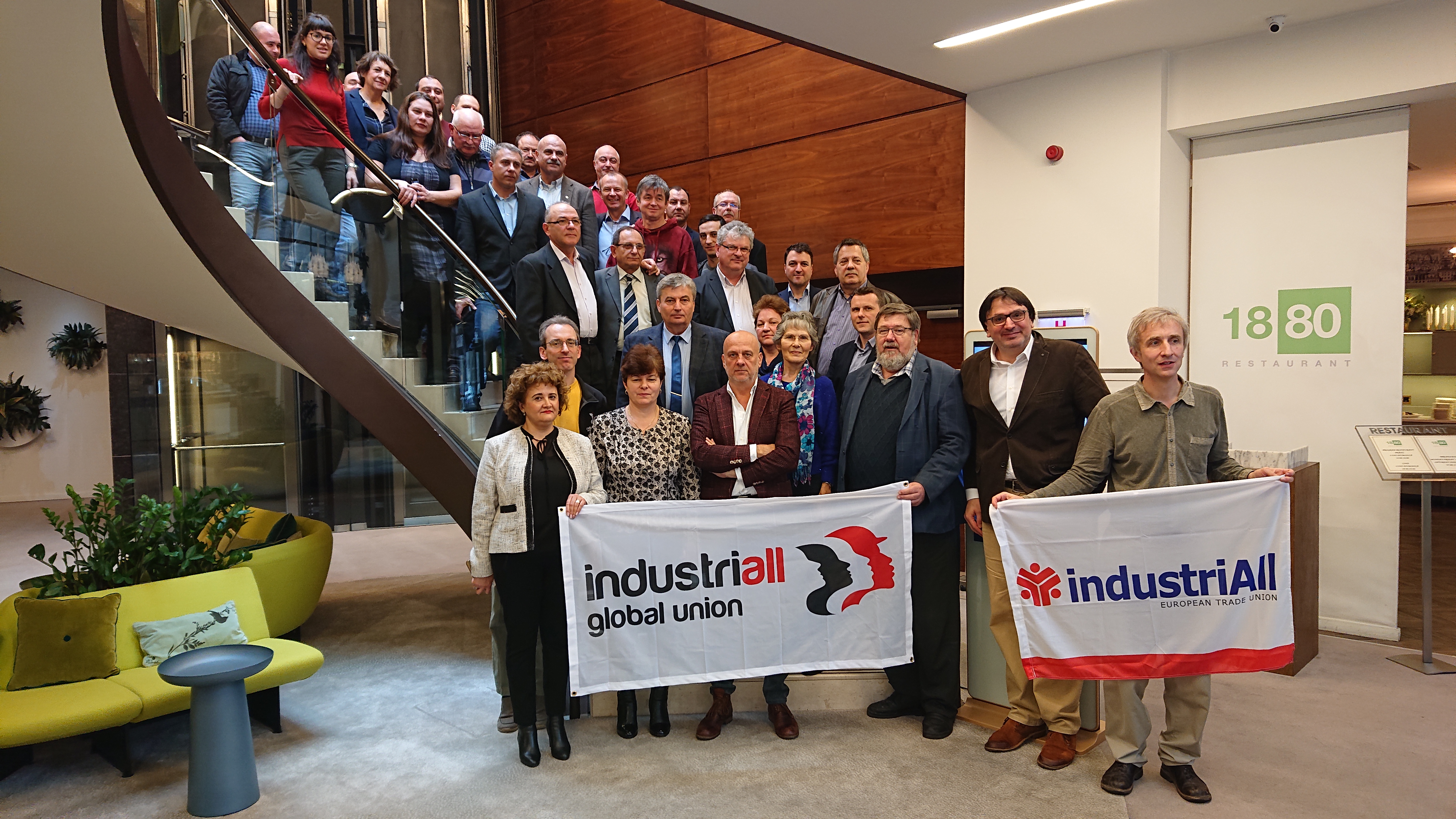 Romanian workers build unions to fight poverty