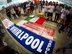 Solidarity with Whirlpool workers in Naples